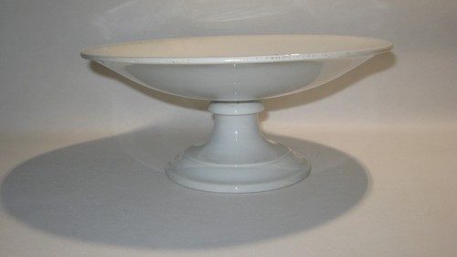 Ancien compotier blanc sur