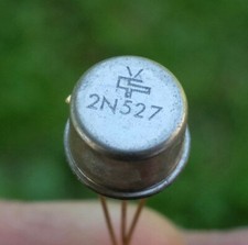 Sescosem Thomson CSF 2N527 transistor doré