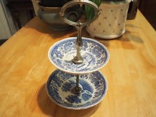 PLAT À ÉTAGE VILLEROY & BOCH BURGENLAND  BLEU & BLANC.HAUTEUR  24 CM. TBE