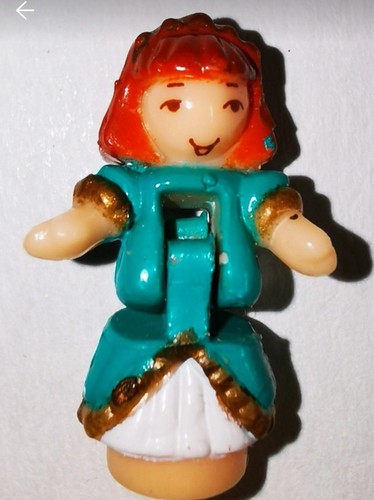 Polly pocket figurine - polly,