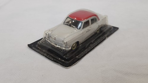 Gaz volga taxi toit - volga, rouge