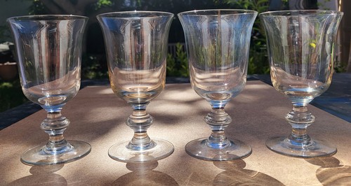 Verres pied forme de - 4, à