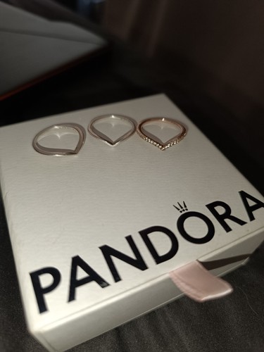 Bague tiare dont une - , en