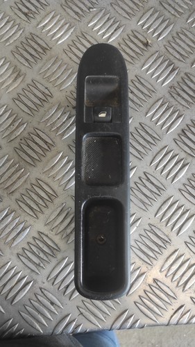 Commande bouton lève vitre