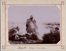 Algérie, El Bayadh, Portrait d'hommes cuisant un méchoui, Vintage print, ci