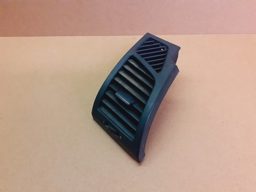 Grille aération avant droite