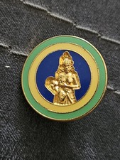 Insigne A Identifier ? Civil ? Militaire ? Broche ? Afrique