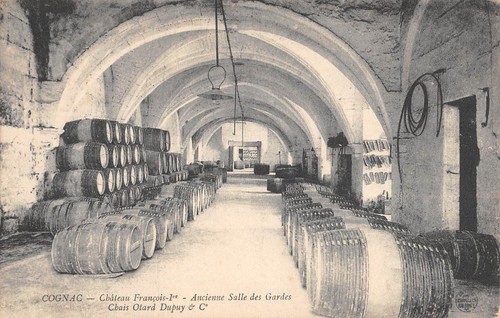 Cpa cognac chateau - /,