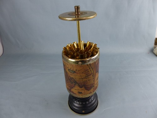 Ancien distributeur - , à