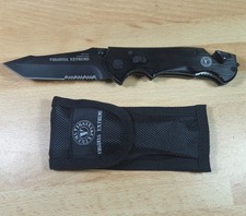 Couteau pliant en acier neuf