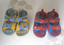Lot 2 paires sandales plage