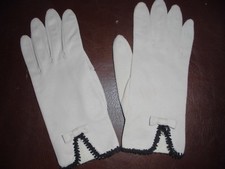 5. vintage : gants grège de