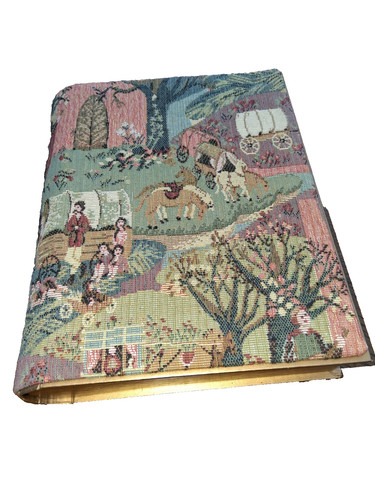 Ancienne boite forme de - boite, en