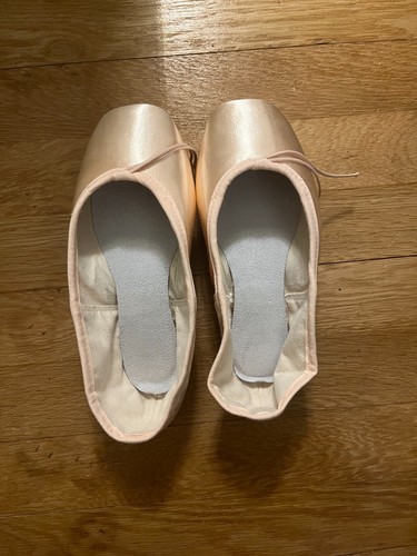 Pointe shoes suffolk - shoes,,