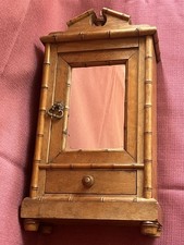 Armoire poupée bambou - de,