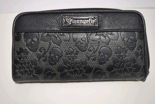 Black loungefly wallet skulls - loungefly,