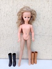 Poupée mannequin vintage Cathie de Bella + 2 paires de bottes (abimées)