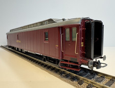 LS Models 40407 - Voiture Postale OCEM PTT PAmyi bogies Y2, toit gris SNCF en HO