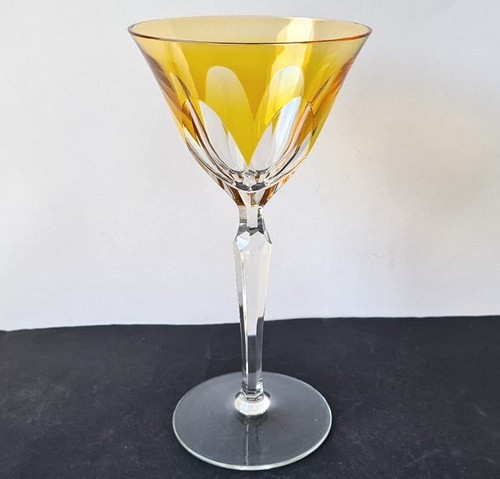 Verre vin cristal avec - À,