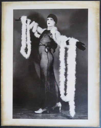 Gilles larrain transvestite - larrain,