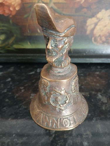 Ancienne cloche bronze - ancienne,