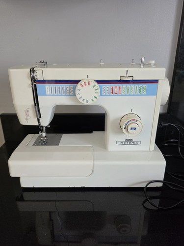 Victoria machine coudre - victoria,