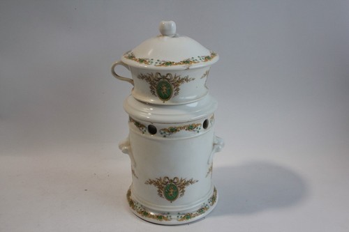 Tisanière porcelaine cupidons