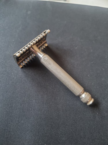 Rasoir mécanique gillette - mécanique, a