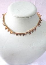 Collier ethnique  signé