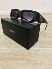 lunettes de soleil prada