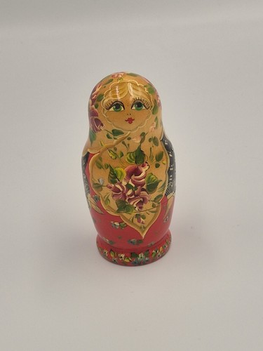 Matriochka véritable poupée - véritable,