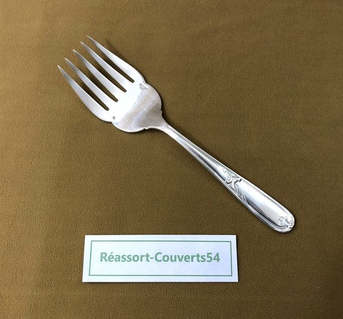Fourchette service à - de,