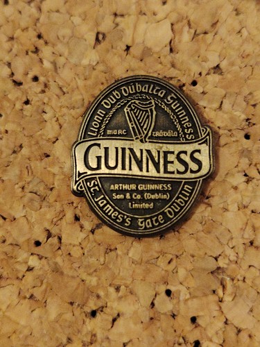Pin bière guinness saint - pin's,