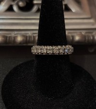 Alliance en Or Blanc (poinçon tête d’aigle ) sertie de Diamants – Tour complet