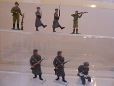  soldats russes starlux avec rare femme soldat en parfait état