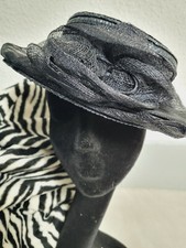Superbe chapeau cérémonie