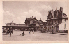 Carte postale LISIEUX (14) - La Gare.