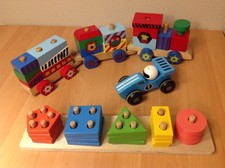 Lot jouets en bois /camion cirque + voiture + pieces à empiler