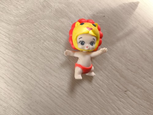 Twozies baby figure - baby,