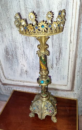 Couronne vierge sur - de,