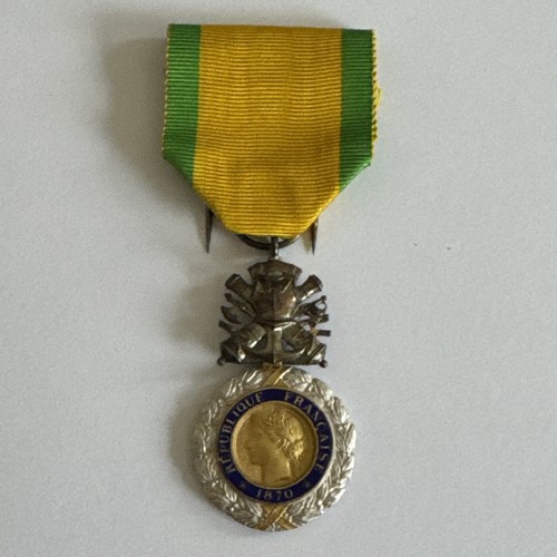 Médaille ruban militaire - médaille,