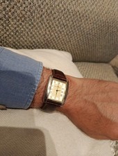 montre younger bresson Tank Quartz Fonctionne