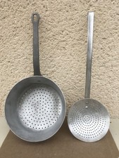 Ancienne passoire et écumoire en aluminium / Cuisine / Déco / Ustensiles