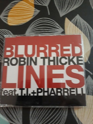 Maxi robin thicke blurred - maxi,