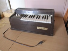 MAGNUS  electric organ,electrsche orgel,orgue électrique vintage 70's