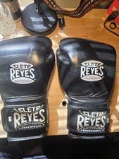 Cleto Reyes Hook and Loop