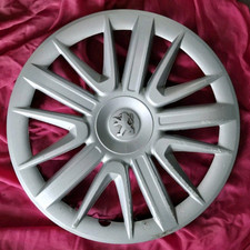 Un Enjoliveur Peugeot 15 Pouces