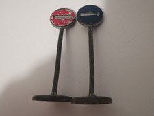 DINKY TOYS 2 PANNEAUX DE CIRCULATION