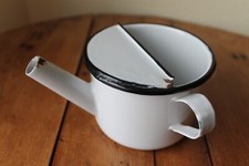 ancien biberon de malade en