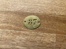 Numéro 87 en laiton pour